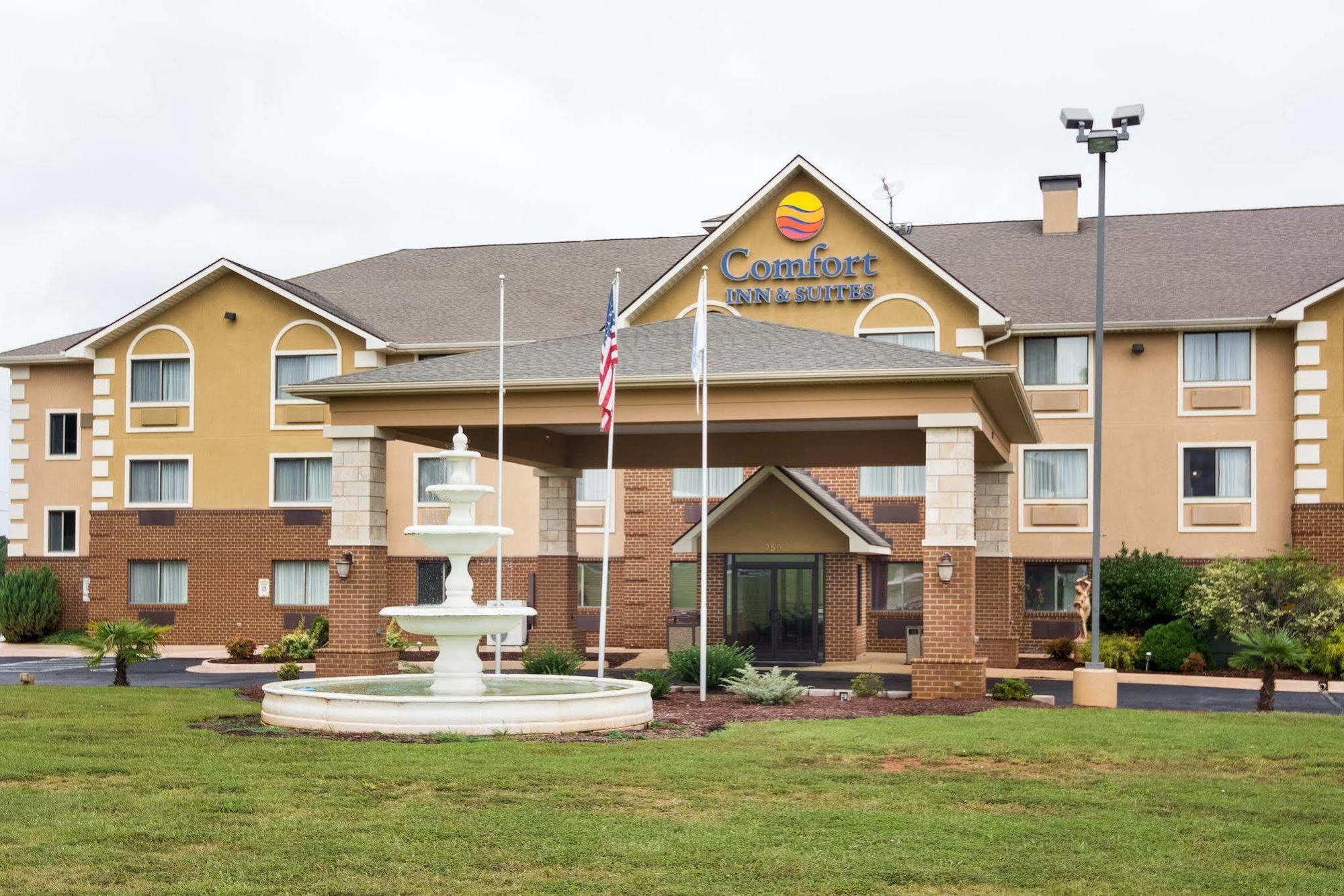 Comfort Inn & Suites South Hill I-85 Eksteriør billede
